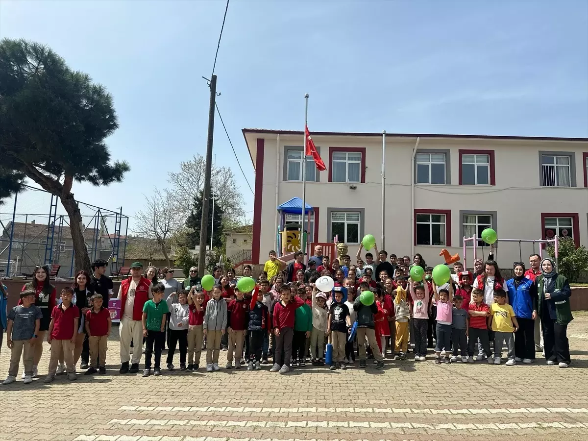 Yeşilay'dan 23 Nisan Etkinliği: 'Benim Kulübüm Yeşilay'
