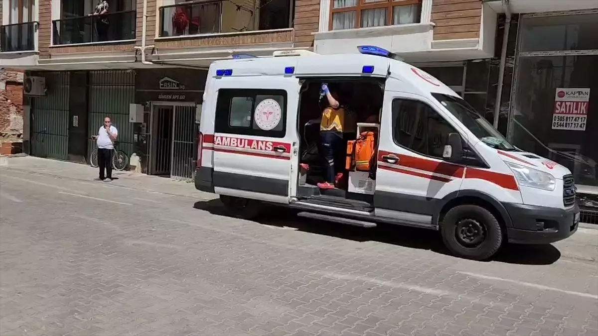 Edremit'te Bıçaklı Kavga: 2 Yaralı
