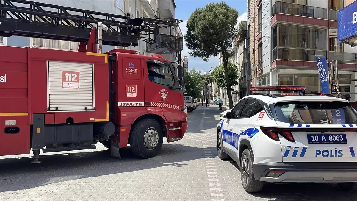 Edremit'te İki Ayrı Ev Yangını: Hasar Büyüdü