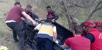 Edremit'te Elektrikli Motosiklet Devrildi: 5 Yaralı