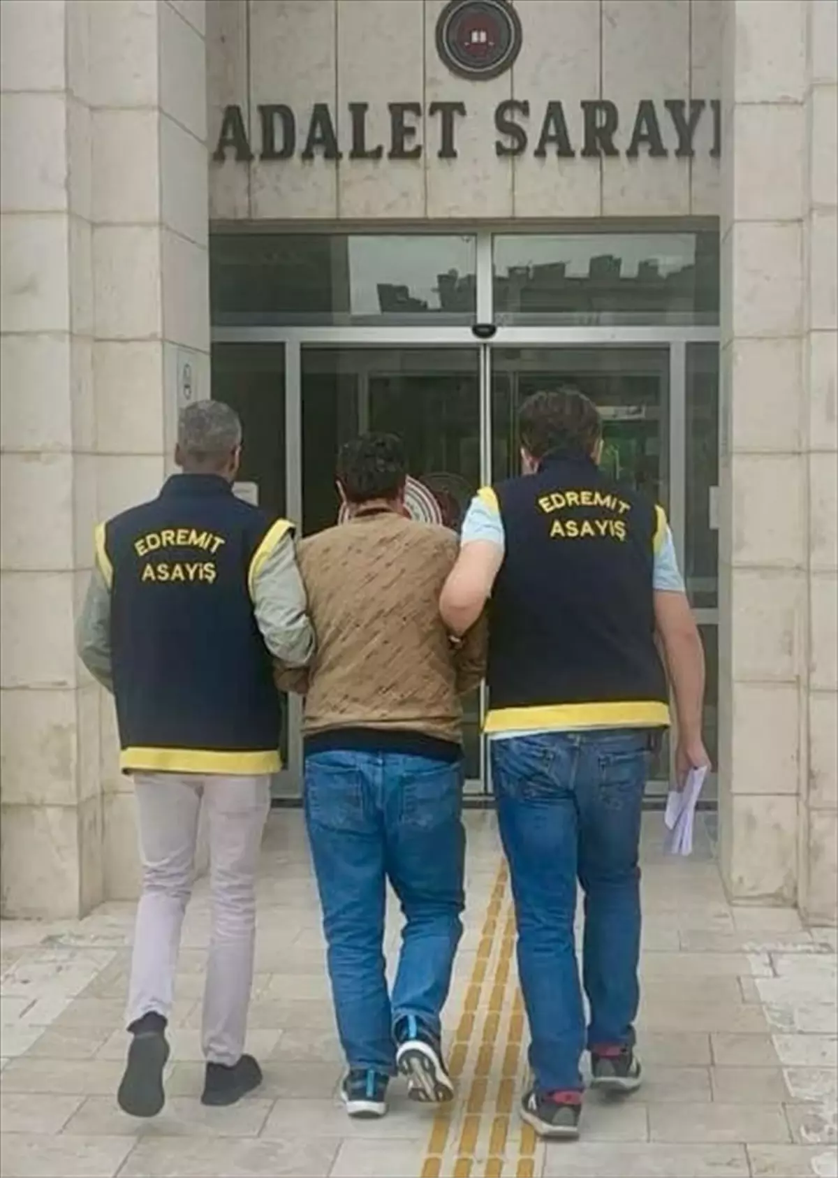 Firari Hükümlü Edremit'te Yakalandı