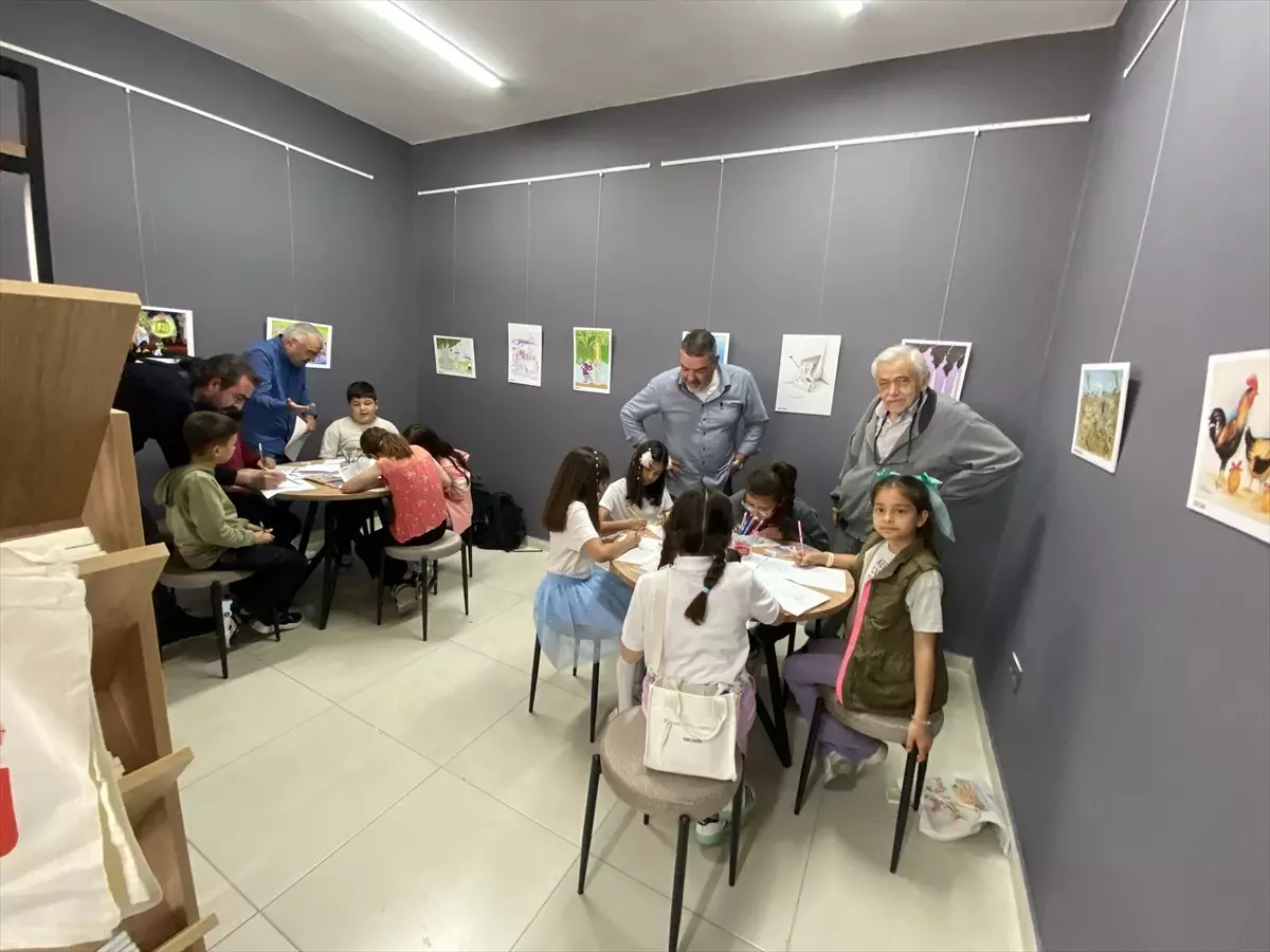 Ayvalık'ta Karikatürlü Ev Açıldı