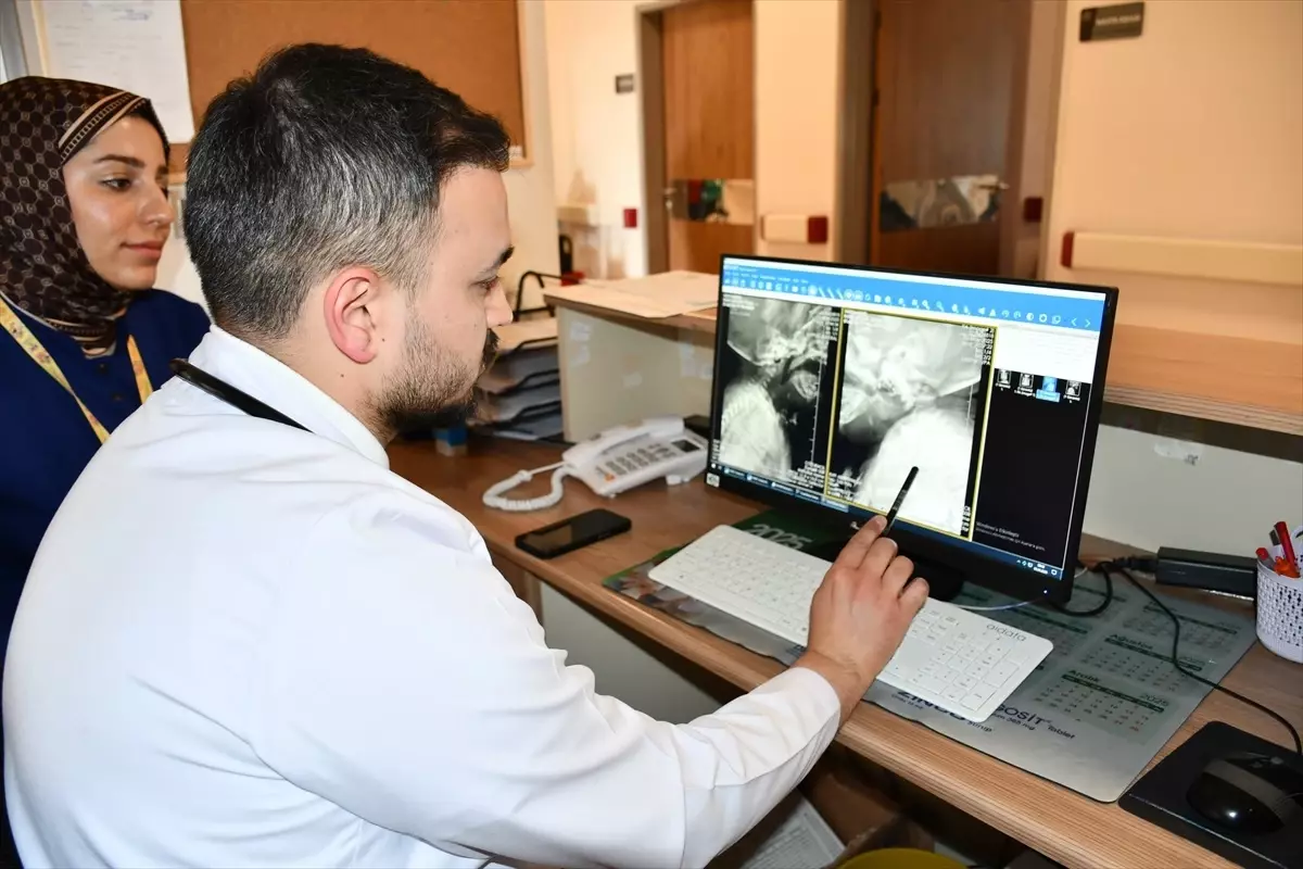 16 Günlük Bebekte Badem Şekeri Krizi: Hızlı Müdahale ile Kurtarıldı