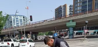 Batman Belediyesi Eski Çöp Kovalarını Yenilemeye Devam Ediyor