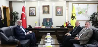 Bayburt Belediye Başkanı Mete Memiş, Öğrencilerle Bayram Kutladı