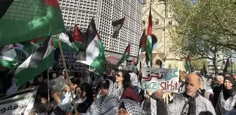 Berlin'de Filistin Destekçileri İsrail Saldırılarını Protesto Etti