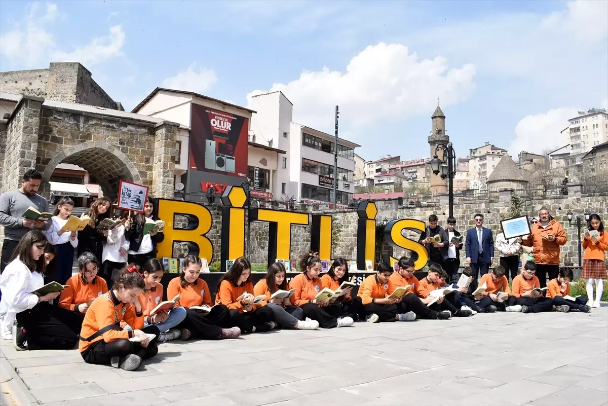 Bitlis'te Dünya Kitap Günü Etkinliği Düzenlendi