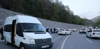 Bitlis'te Otomobil ve Minibüs Çarpışması: 8 Yaralı