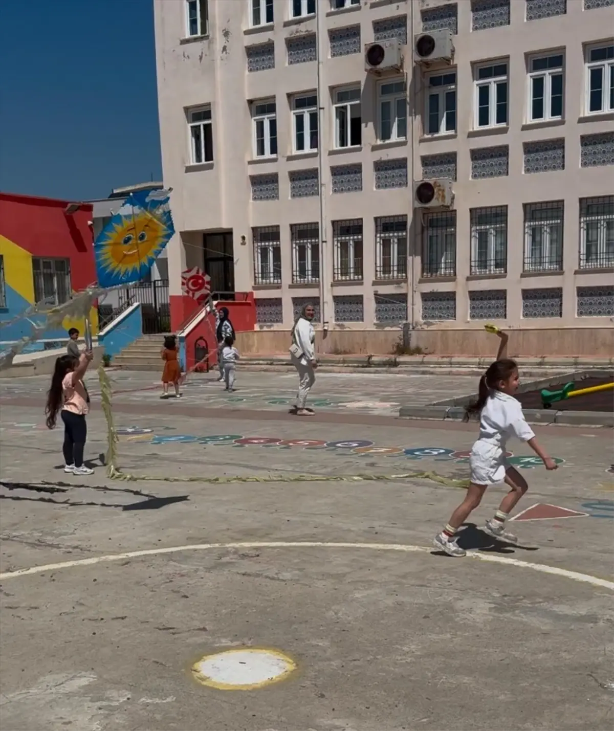 Mersin'de Uçurtma Şenliği Coşkusu