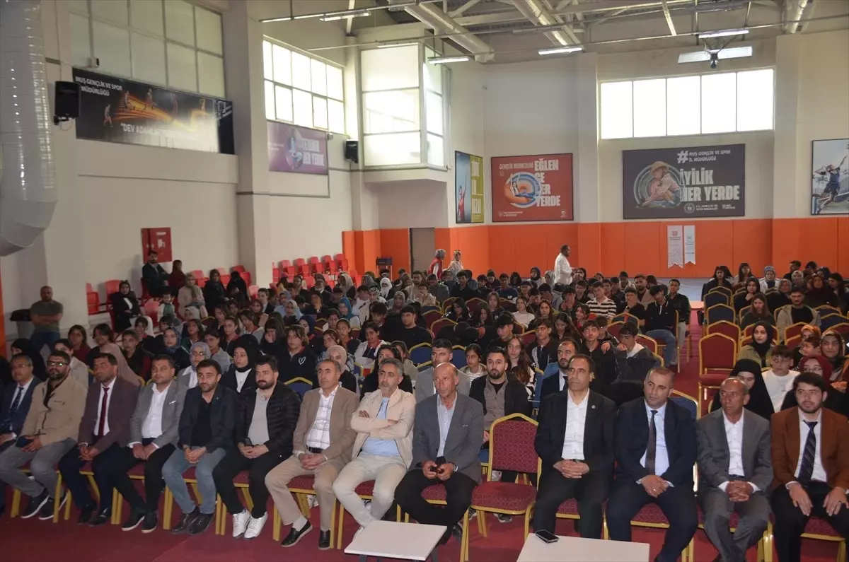Muş'ta 'Zulmün Kıskacındaki Gazze' Paneli Düzenlendi