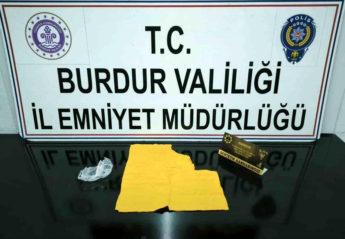 Burdur'da Uyuşturucu Operasyonu: 4 Bin 900 Kullanımlık Sentetik Kannabinoid Ele Geçirildi