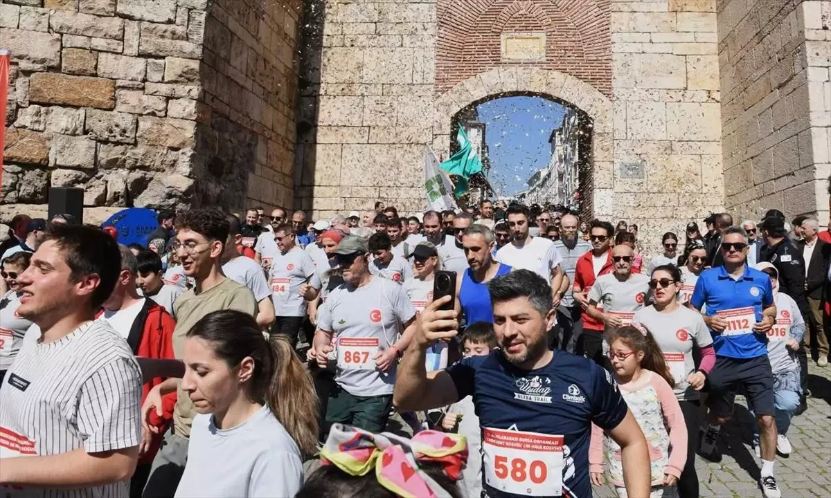 17. Uluslararası Tarihi Kent Koşusu Bursa'da Düzenlendi
