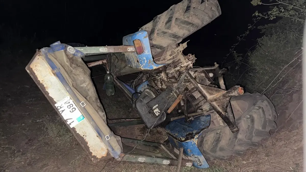 Çanakkale'de Devrilen Traktör Altında Kalan Sürücü Hayatını Kaybetti