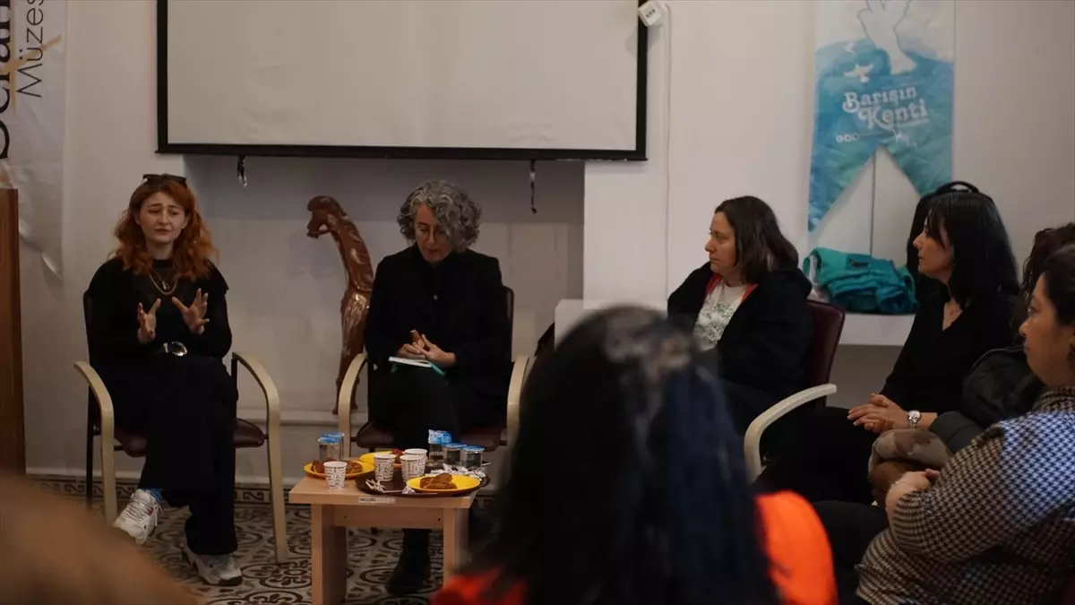 Çanakkale'de 'Kentte Kadın Emeği' Forumu Gerçekleştirildi