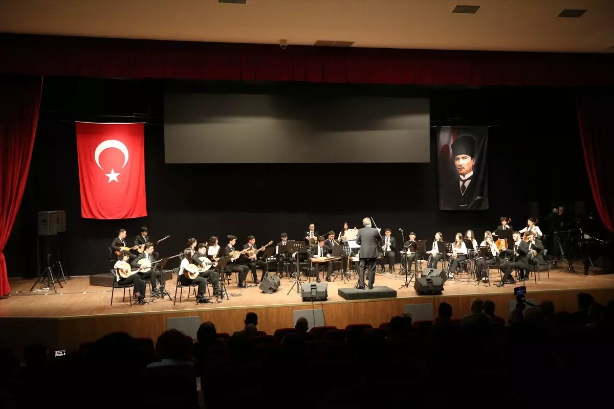 Gençlik Türk Müziği Orkestrası'ndan Etkileyici Konser