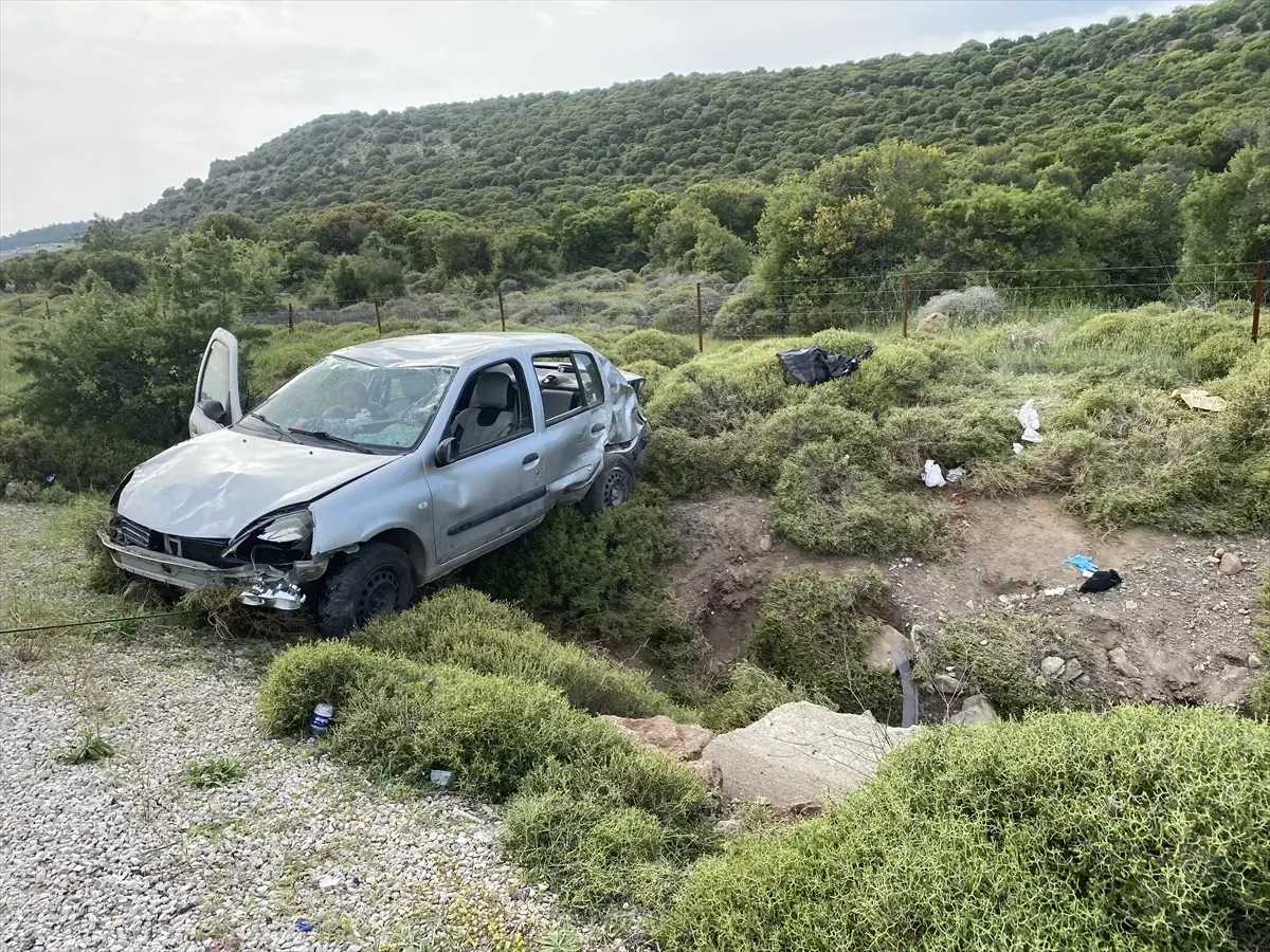 Çanakkale'de Otomobilin Şarampole Devrilmesi Sonucu 4 Yaralı