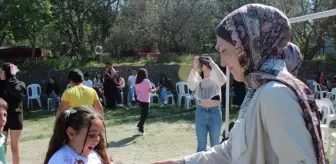 ÇOMÜ Öğrencilerinden Çınarlı İlkokulu'nda Çocuk Şenliği