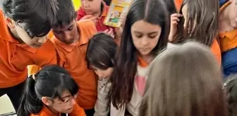 Öğretmenden Örnek Davranış: Gelibolu'dan Doğubayazıt'a Kitap ve Oyuncak Gönderimi