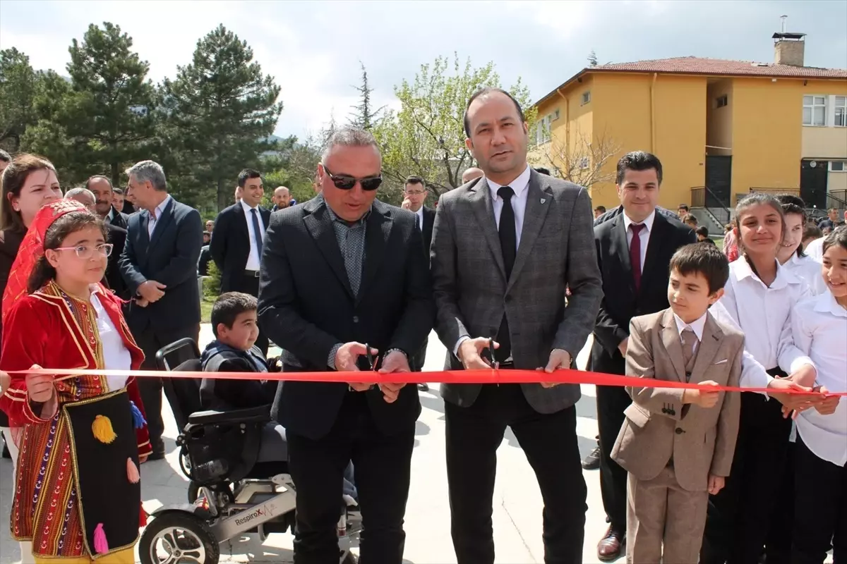 Çay'da 'Engelsiz Yarınlar Projesi' kapsamında sera açılışı yapıldı