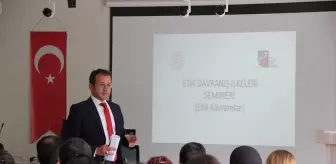 Cizre'de Öğretmenlere 'Etik Davranış İlkeleri' Semineri