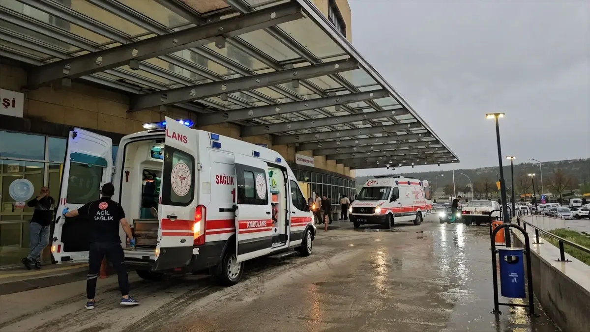 Çorum'da Yurt Öğrencileri Gıda Zehirlenmesi Şüphesiyle Hastaneye Kaldırıldı