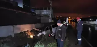 Çorum'da Su Kanalına Düşen Otomobilin Sürücüsü Yaralandı