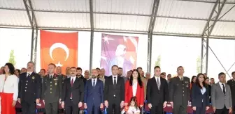 Hakkari'de 23 Nisan Bayramı Törenle Kutlandı