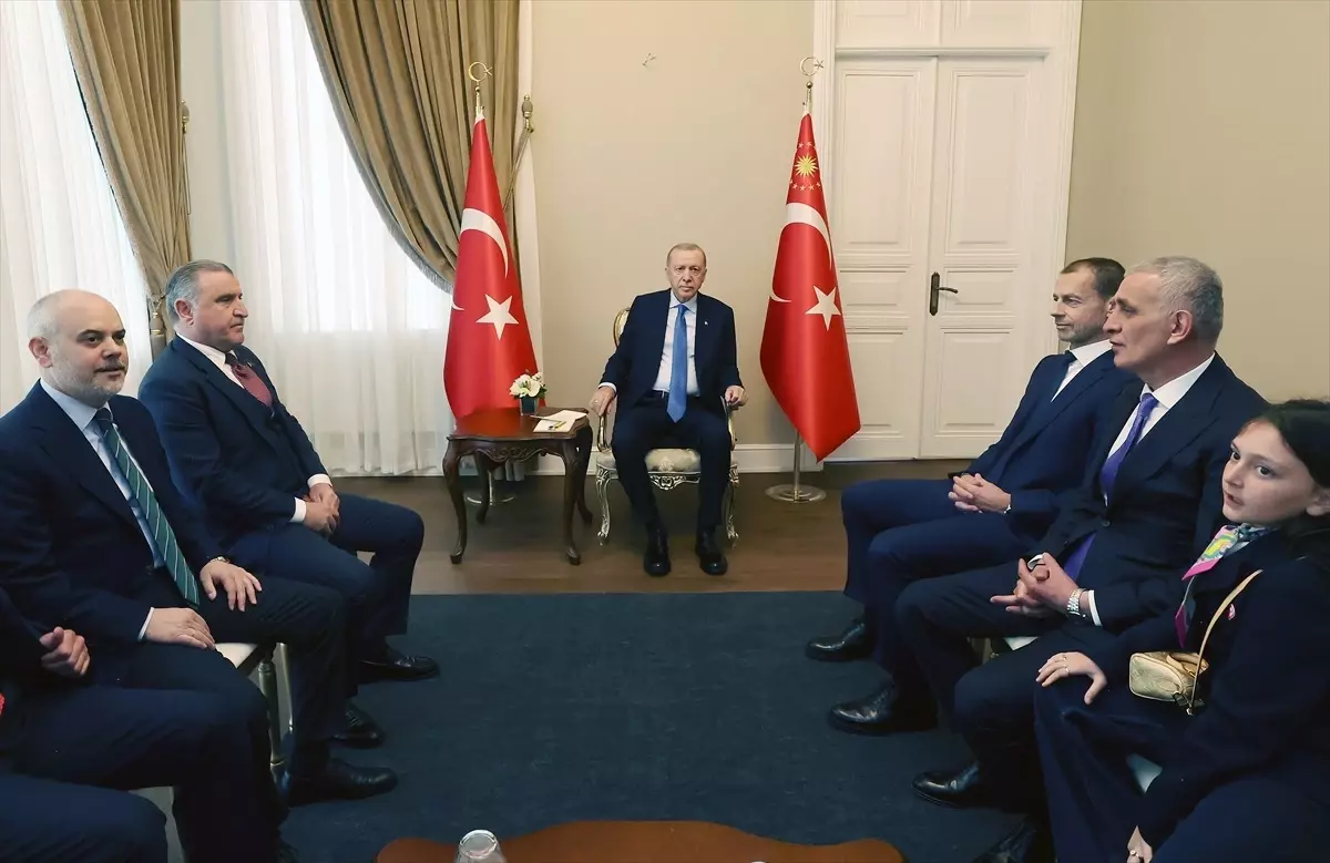 Cumhurbaşkanı Erdoğan, UEFA Başkanı Ceferin'i kabul etti
