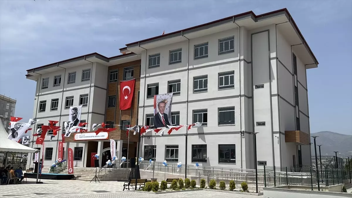 Defne'de 3 Yeni Okul Açılışı Yapıldı