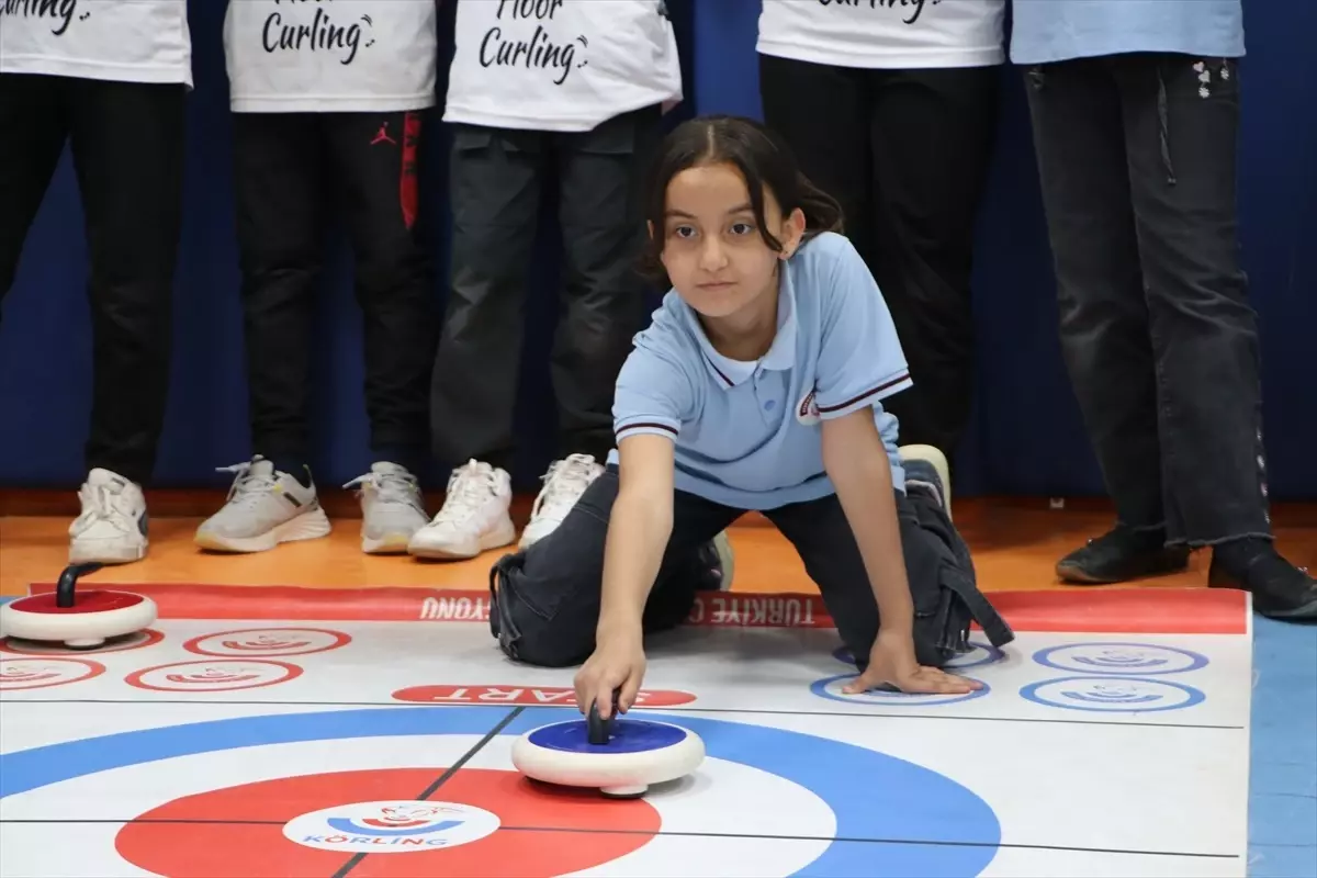 Kilis'te Kız Floor Curling Takımı Türkiye Şampiyonası İçin Hazırlanıyor