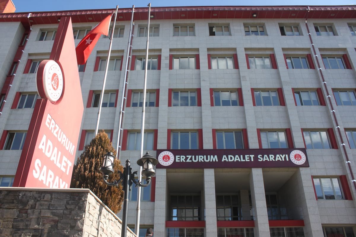 Erzurum'da Düğün Hazırlığı Yaparken Dehşet: Eşini Öldürüp Kendini Yaraladı