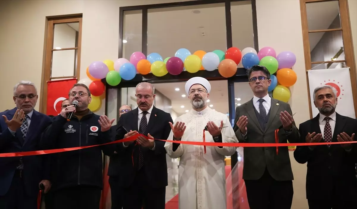 Diyanet İşleri Başkanı Erbaş Çanakkale'de İlim Hikmet ve Sanat Merkezi'nin açılışını yaptı Açıklaması