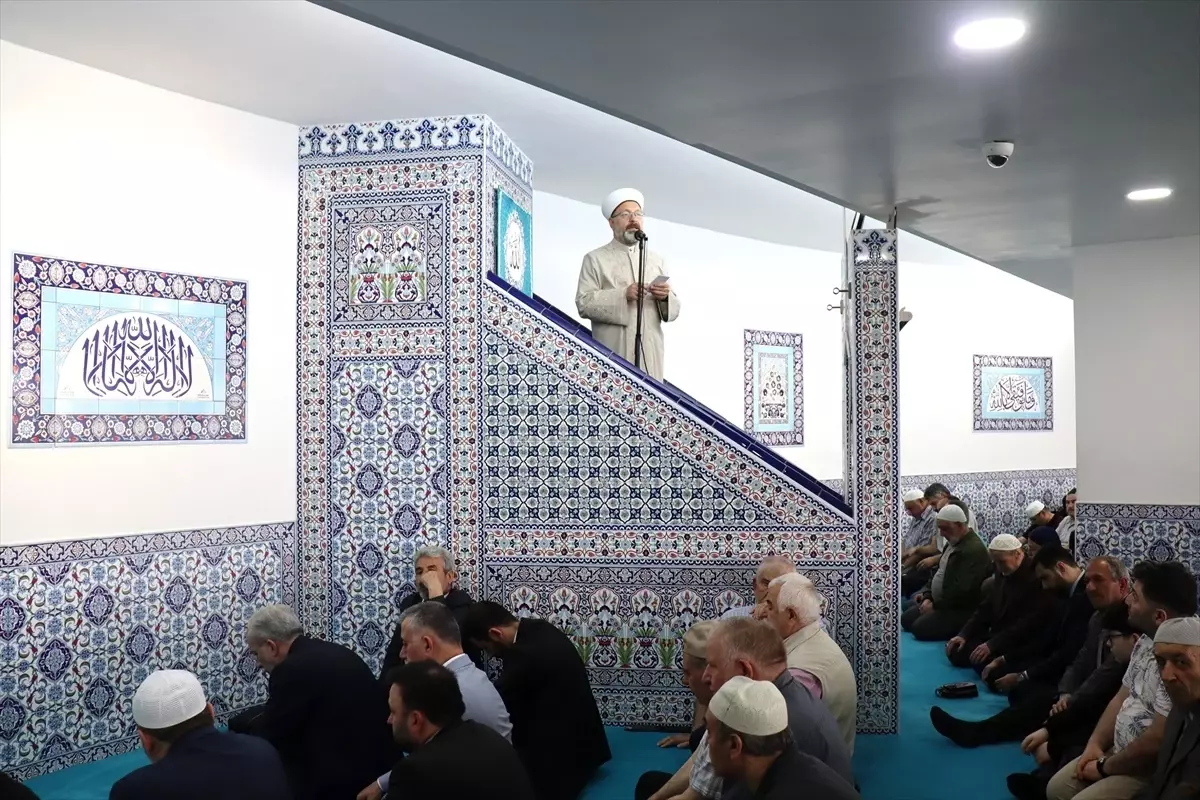 Diyanet İşleri Başkanı Erbaş, Avusturya'da Hutbe Verdi