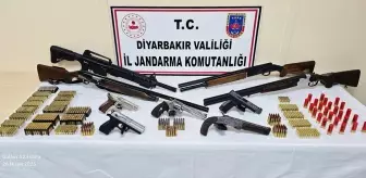 Diyarbakır'da Silahlı Kavga: 3 Yaralı ve Çok Sayıda Silah Ele Geçirildi