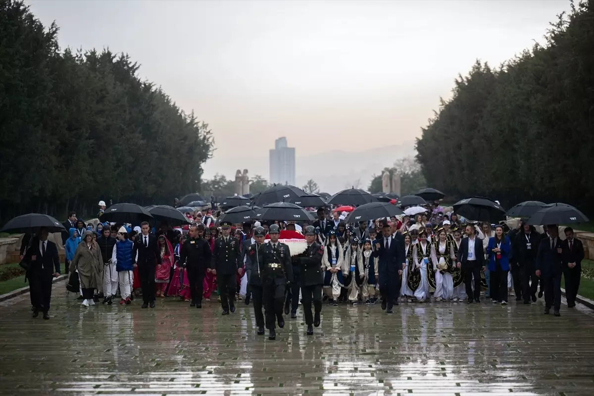 Dünya çocukları Anıtkabir ve TRT'yi ziyaret etti