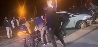 Düzce'de Pikap ile Otomobil Çarpıştı: 2 Yaralı