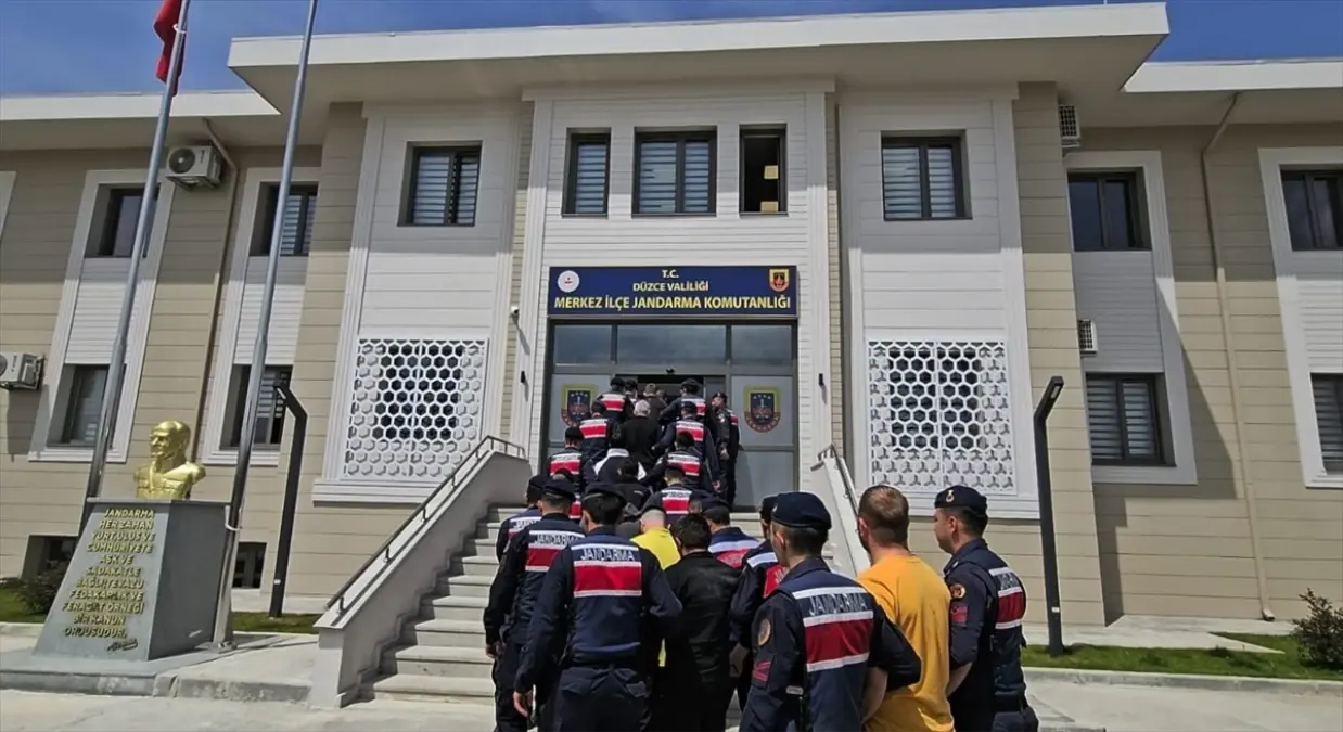Düzce'de Uyuşturucu Operasyonu: 60 Şüpheli Gözaltında