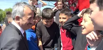 Vali Sezer Öğrencilere Saha Sözü Verdi