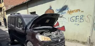 Edirne'de Atık Kağıt Yangını Hafif Ticari Araca Zarar Verdi