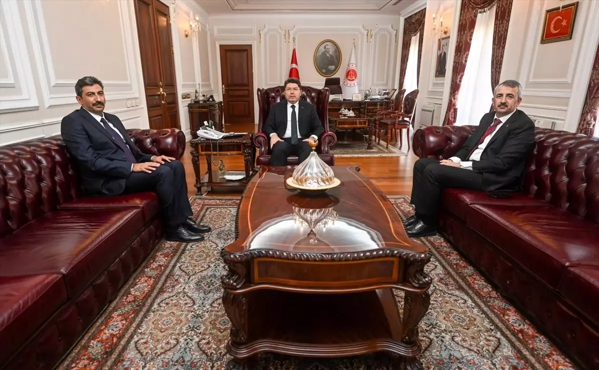 Edirne Valisi Yunus Sezer'den Adalet Bakanı Yılmaz Tunç'a Ziyaret