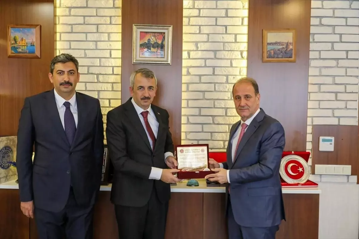 Edirne Valisi Yunus Sezer'den HSK Başkan Vekiline Ziyaret