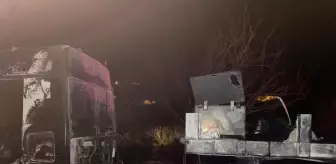 Elazığ'da Seyir Halindeki Tırda Yangın Çıktı