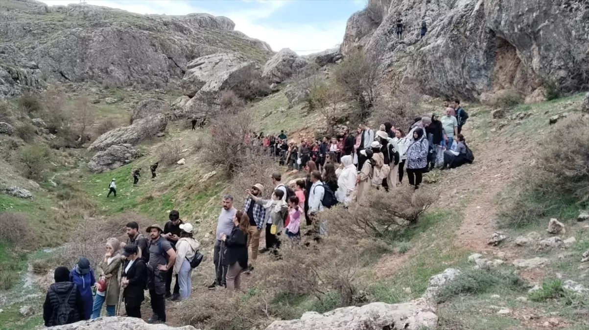 Elazığ'da Turizm Haftası Doğa Yürüyüşü Gerçekleştirildi