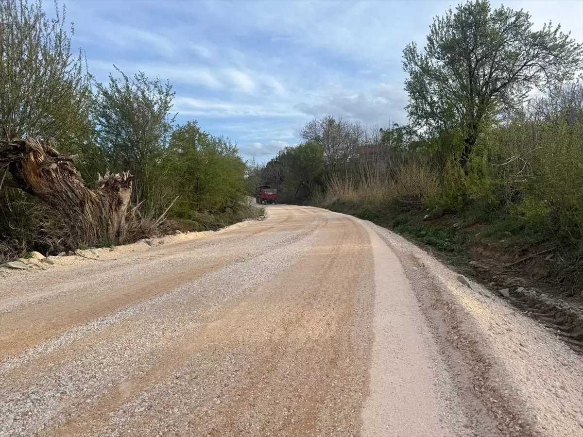 Elazığ'da Kırsalda Yol Yapım Çalışmaları Devam Ediyor