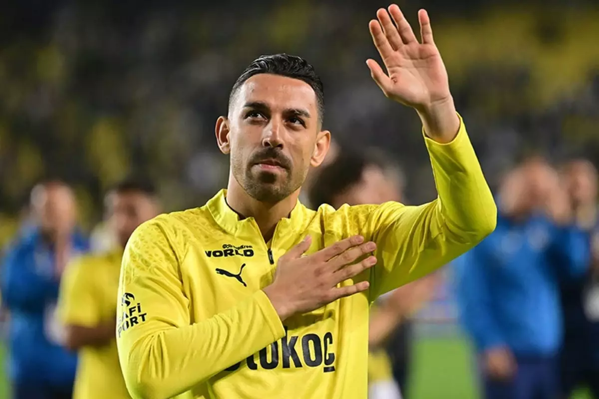 En yakın arkadaşı devrede! İrfan Can Kahveci Fenerbahçe'den ayrılabilir