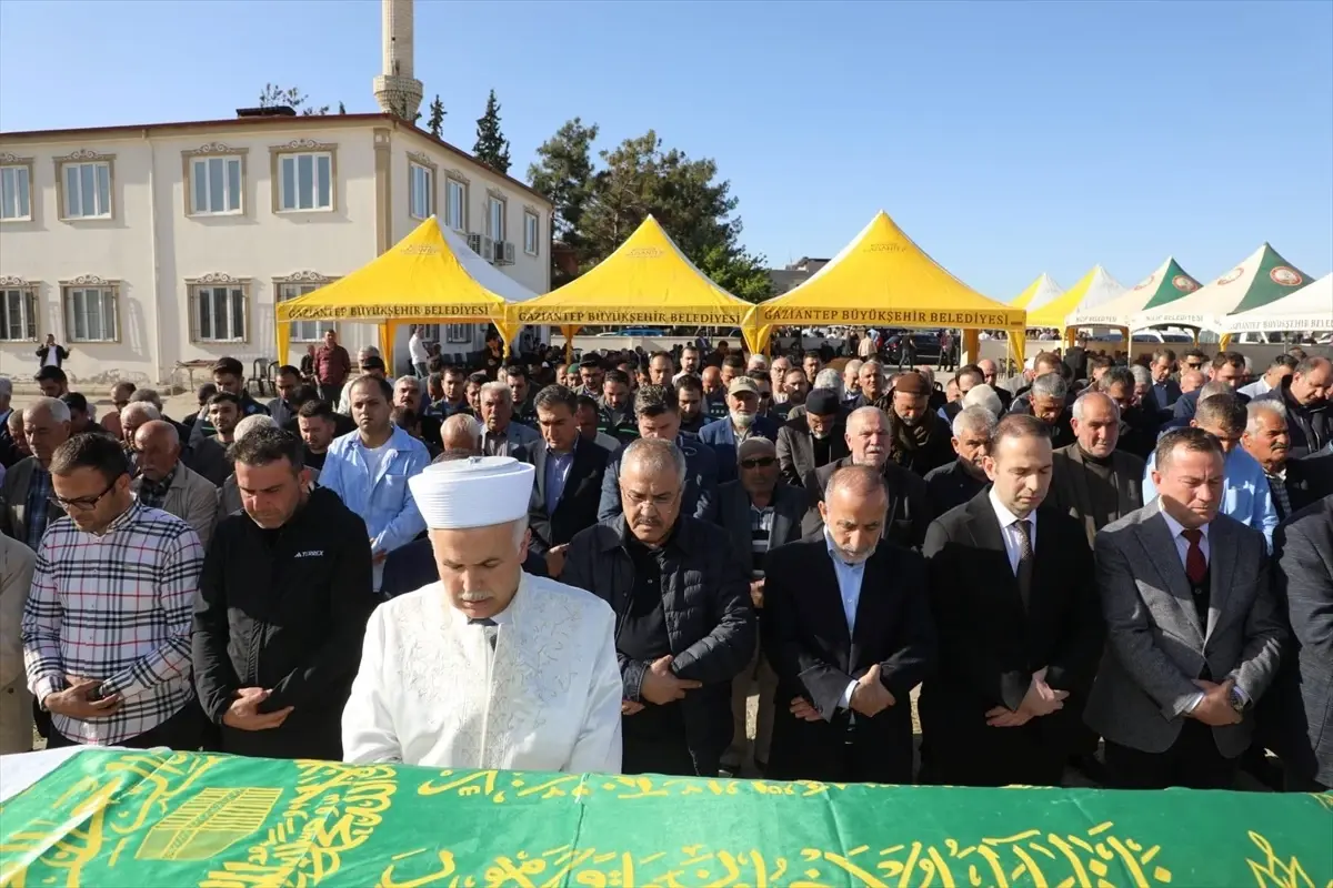EPDK Başkanı Mustafa Yılmaz'ın Annesi Ümmühan Yılmaz'ın Cenazesi Defnedildi