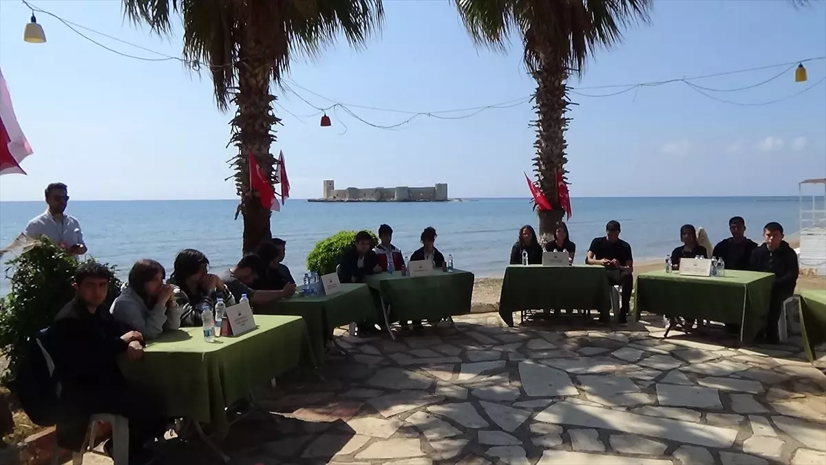 Erdemli'de Liseler Arası Bilgi Yarışması Düzenlendi