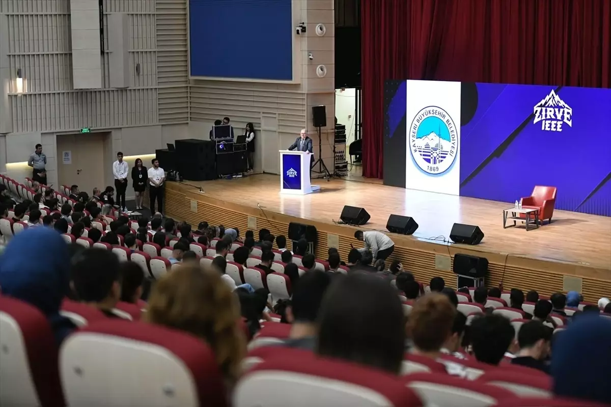 Erciyes Üniversitesi'nde 'Zirve IEEE' Etkinliği Düzenlendi