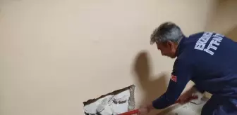 Erzincan'da Havalandırma Boşluğuna Düşen Kedi İtfaiye Ekiplerince Kurtarıldı