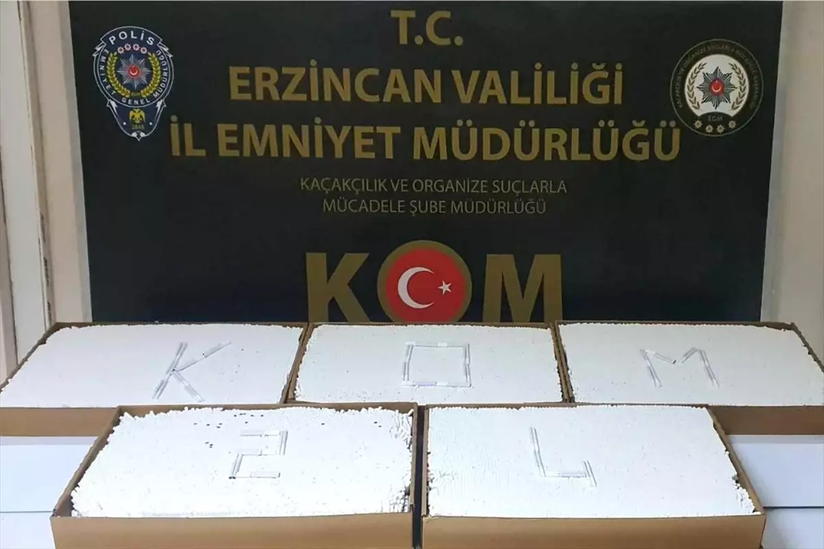 Erzincan'da Kaçakçılık Operasyonu: 25 Bin Dal Kaçak Sigara Ele Geçirildi